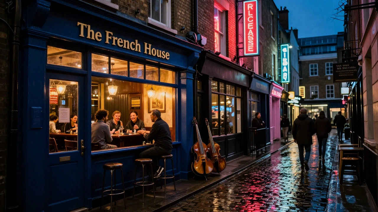 Best Bar Hopping Routes in London: Soho, Shoreditch, and Beyond